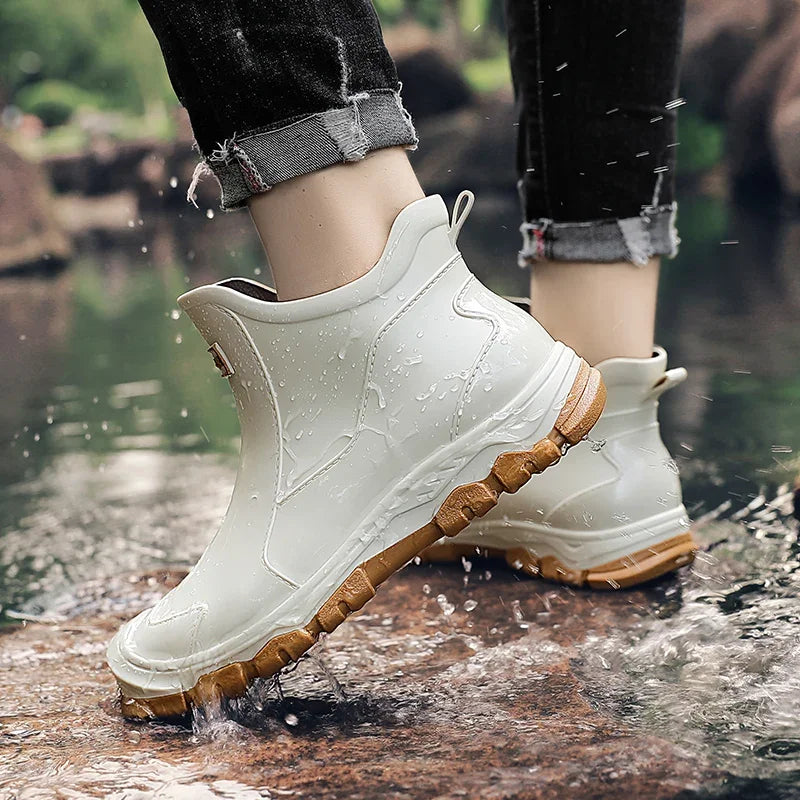 Blackthorn Crest™ | Waterproof Rain Boots