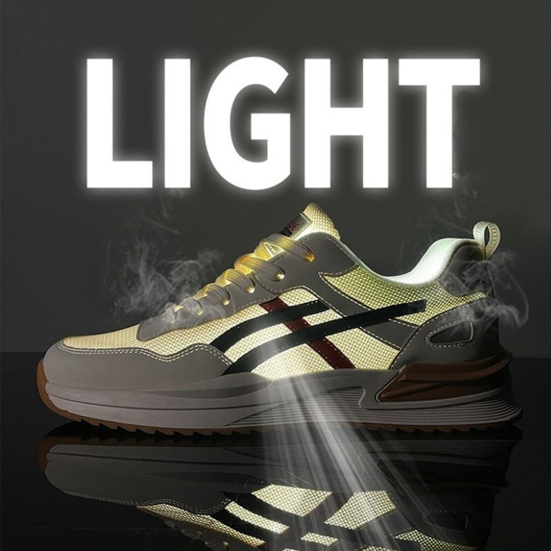 Vogue Dynamic™ | Trail Sneakers