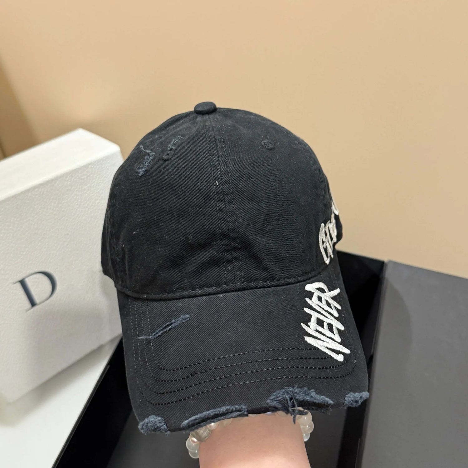 Never Give Up™ | Unisex Graffiti Denim Cap