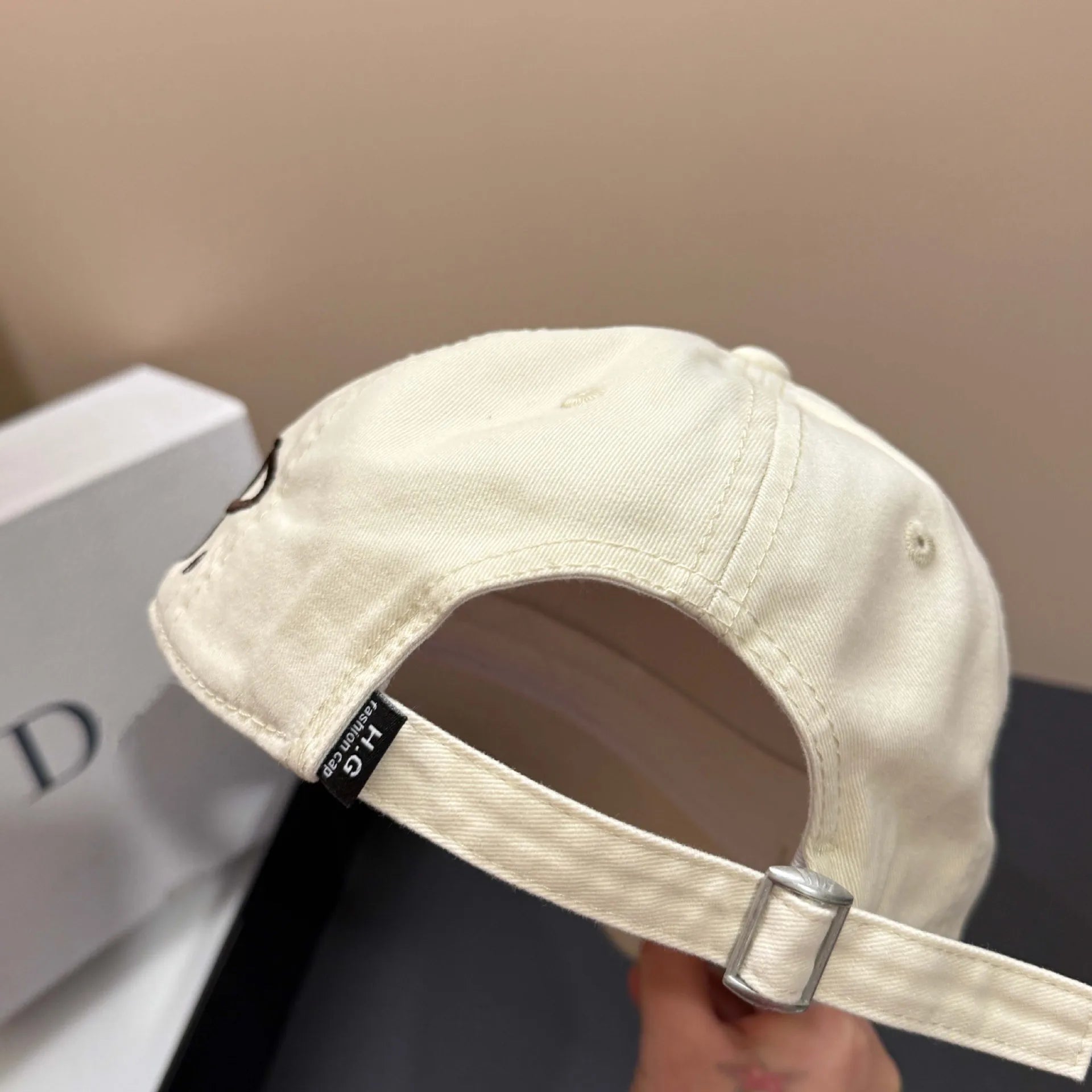 Never Give Up™ | Unisex Graffiti Denim Cap