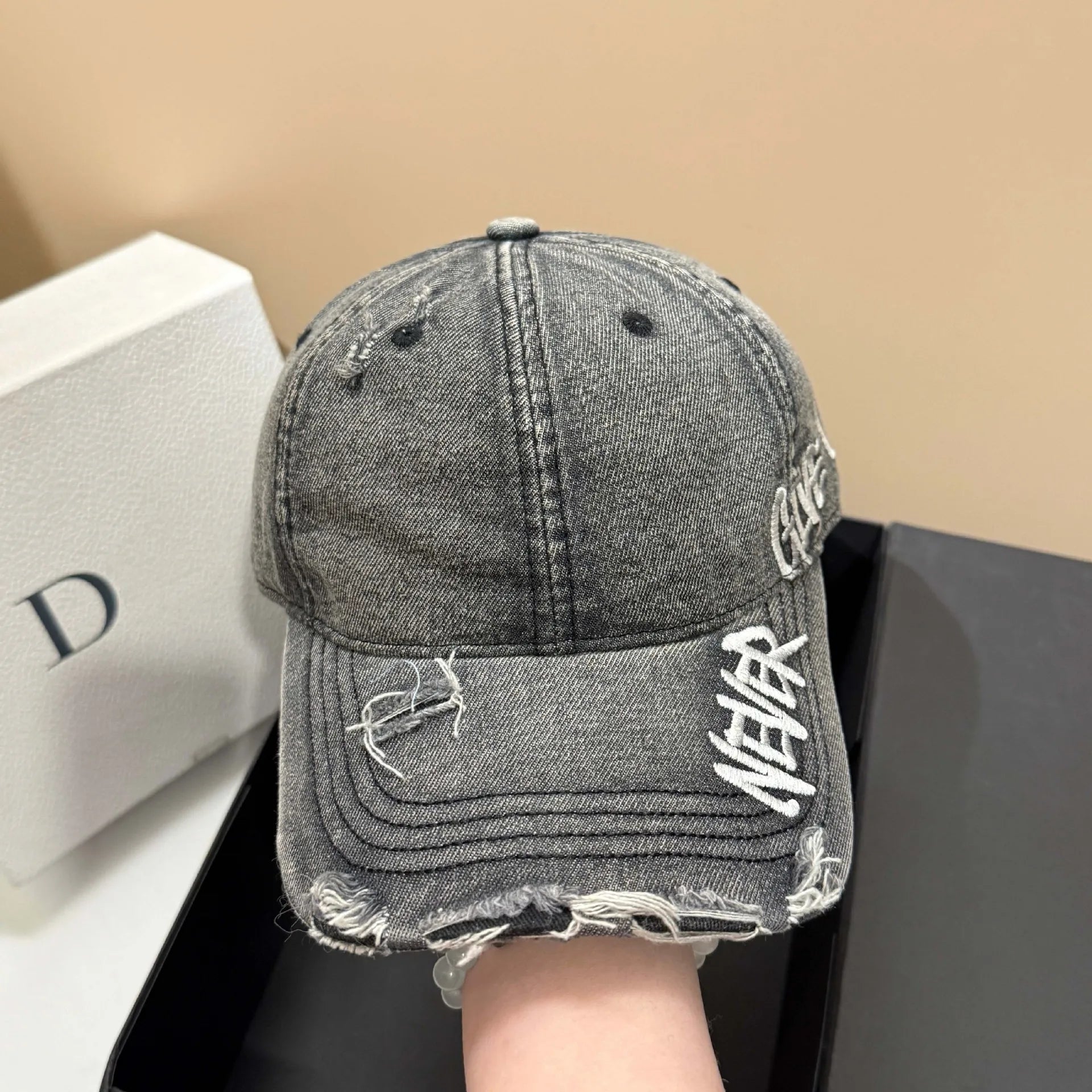 Never Give Up™ | Unisex Graffiti Denim Cap