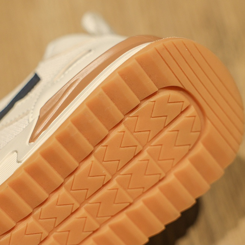 Vogue Dynamic™ | Trail Sneakers