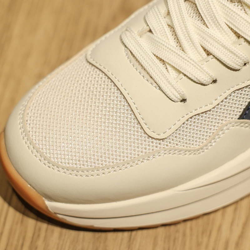 Vogue Dynamic™ | Trail Sneakers